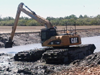 Amphibious Excavators 20140616_112155